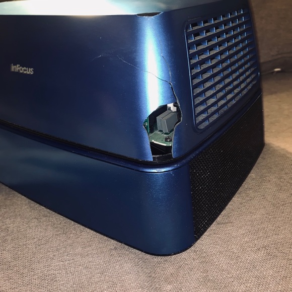 InFocus DLP gaming projector. RARE!!! - Picture 6 of 8